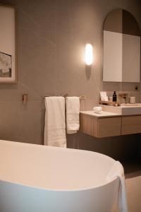 B&B / Chambres d'hotes La Maison Verchant - Chambres d'hotes : Suite avec Balcon