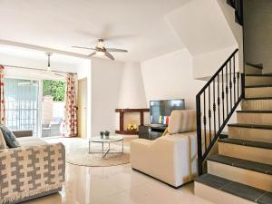 Two bed House in Calahonda just 1km to the beach