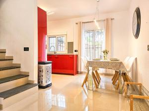 Two bed House in Calahonda just 1km to the beach