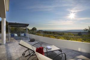 Villa Bella Vista for 8 people with sea view, heated pool & wellness - only 1,5 km from beach