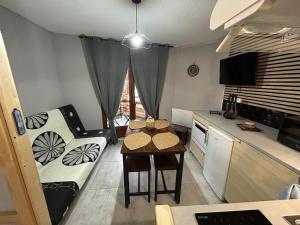 Appartements Studio au pied des pistes avec acces prive par son balcon : photos des chambres