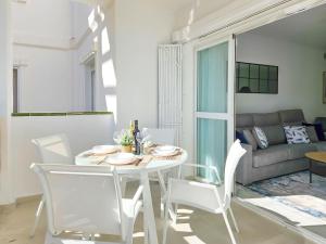 Modern 3 bedroom apartment in Puerto Banus