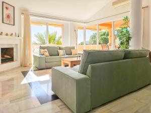 3 bedroom penthouse apartment in Calahonda