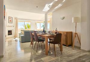 3 bedroom penthouse apartment in Calahonda