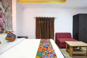 FabExpress R Inn - Nr Prayagraj Railway Station