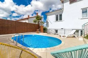 Apartment Paola with private Pool - Pribetici