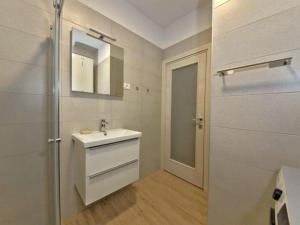 Apartment Bellevue-2 by Interhome