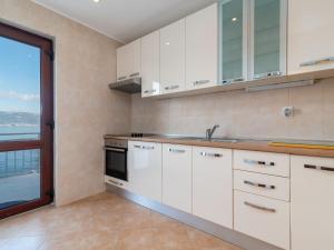 Holiday Home Robert by Interhome