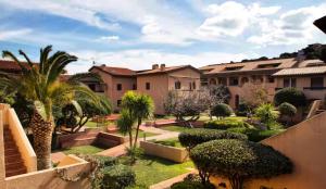 Le case di Lidia due appartamenti con piscina e accesso diretto al mare