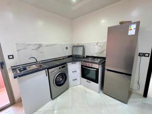 RENTSUITE SPACIOUS and COMFY 2 BEDROOM