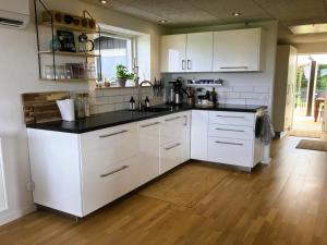 Holiday Home Carlene - 350m from the sea by Interhome