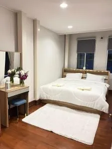 Romantic apartment in old town - Pom Prap