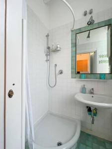 LOVELYLOFT, via Meda