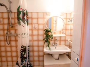 Maisons de vacances Holiday Home La Petite Escale by Interhome : photos des chambres