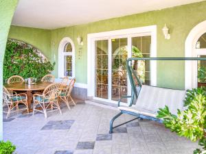 Holiday Home Alma by Interhome