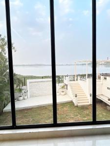 Case De Lago - Blanca