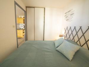 Apartment Les Terrasses du Lac-10 by Interhome