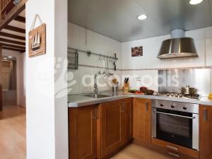 Authentic duplex apartment just 15 minutes from Las Ramblas
