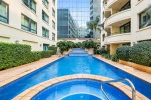 Sleek 1-Bed by Jubilee Park with Pool - Parramatta