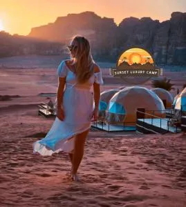 RUM SUNSET BUBBLES lUXURY CAMP - Ruweisat el Khāldī