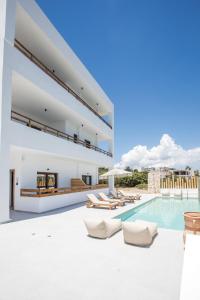 Zaia Suites & Living, Suite N3, pool view, central