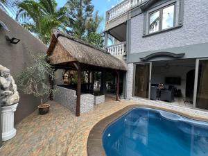 Sunshine Paradise - Trou aux Biches - 150m beach