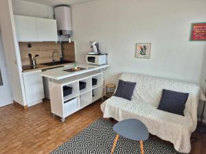 La Désirade J, Studio rénové avec parking, centre port