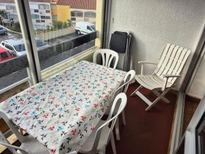 La Désirade J, Studio rénové avec parking, centre port