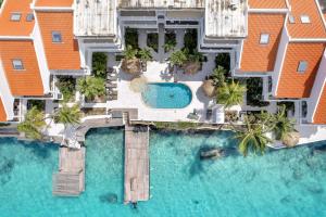 Belmar Oceanfront Apartments 13 with direct sea access and diving facilities - 4hvězdičkové hotely ve městě Kralendijk