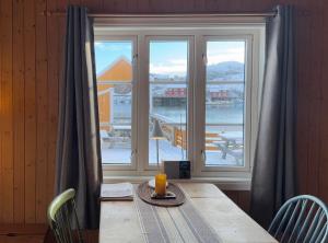 Standard studio with partial sea view  room in Sakrisøy Rorbuer