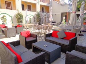 Hotels Logis Hotel Les II Mas - Perpignan Sud : photos des chambres