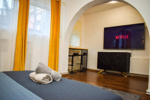 Downtown LOVE Studio by CHR Luxury Property
