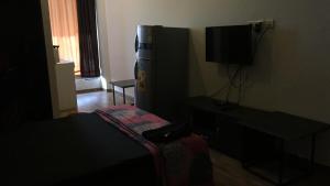 Ivy Pali Studio Room with Common Pool 12 kms from Imagicaa