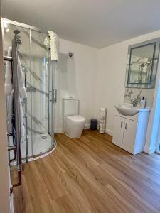 Bespoke 1 Bedroom Barn by Stansted Airport & Holiday Parking