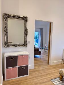 Bespoke 1 Bedroom Barn by Stansted Airport & Holiday Parking