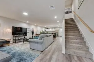 Luxurious River Home near Lockheed FW Stockyard - Azle