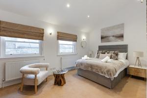 The Riverbank Hideaway