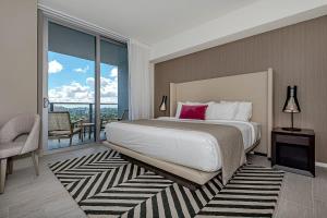 Miami Escape Views & Amenities