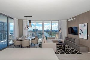 Miami Escape Views & Amenities