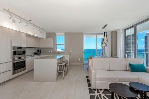 Miami Escape Views & Amenities