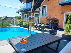 KUNST-VILLA Apartments Suite mit Privatpool GrazSüd, Apartment mit Gartenblick ohne Pool - Lieboch