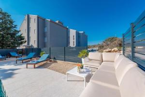 Villa Isola penthouse ap with a pool for 6