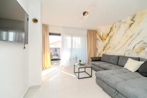 Villa Isola penthouse ap with a pool for 6