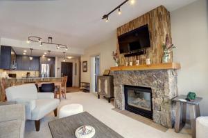 PP409 Passage Point condo