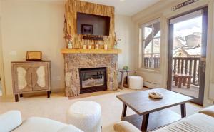 PP409 Passage Point condo