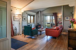 Iris Lodge