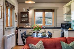 Iris Lodge