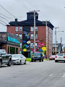 Rock N Roll, Mins to CP & SF, King, Pet OK