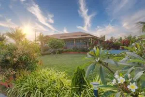 Evergreen HavenPoolGardenSunset - Mahisama