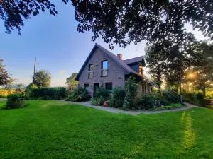 Klein-Tjücher-Grashaus 4 - Upgant-Schott